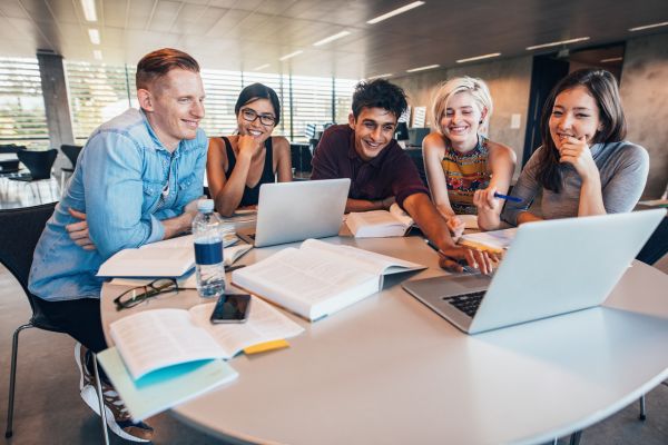 khoa-ngoai-ngu-truong-dai-hoc-dong-do-tong-ket-va-trao-chung-nhan-thuc-tap-cho-sinh-vien-k27-tai-wistron-infocomm-1774141968