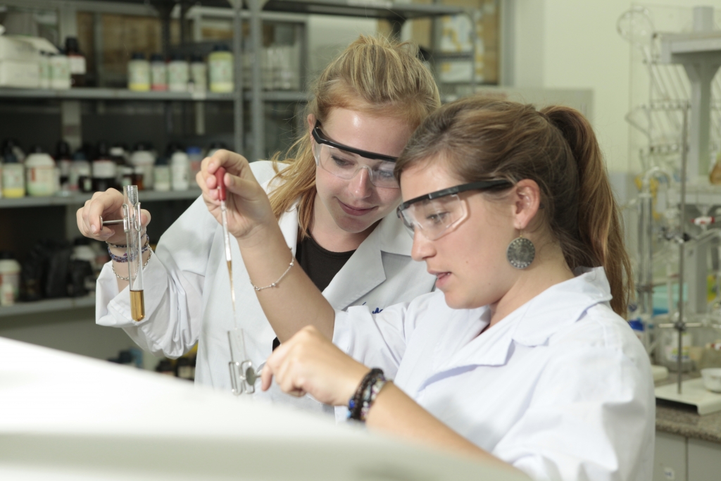 chuong-trinh-dao-tao-dai-hoc-nganh-cong-nghe-ky-thuat-moi-truong