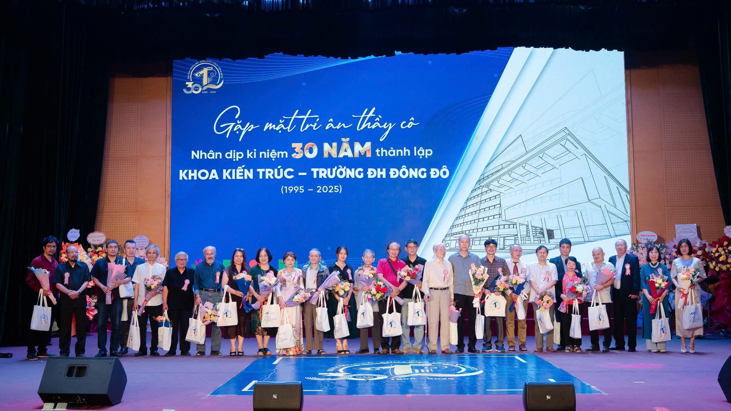 le-ky-niem-30-nam-thanh-lap-khoa-kien-truc-dai-hoc-dong-do-hanh-trinh-tri-an-va-ket-noi