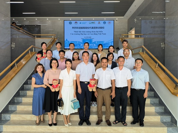 trao-doi-huong-toi-hop-tac-giua-truong-dai-hoc-dong-do-va-truong-dai-hoc-khoa-hoc-ky-thuat-quang-tay-trung-quoc