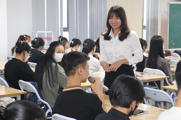 tuan-sinh-hoat-cong-dan-k28-chuyen-de-trang-bi-kien-thuc-luat-phap-can-thiet-cho-sinh-vien